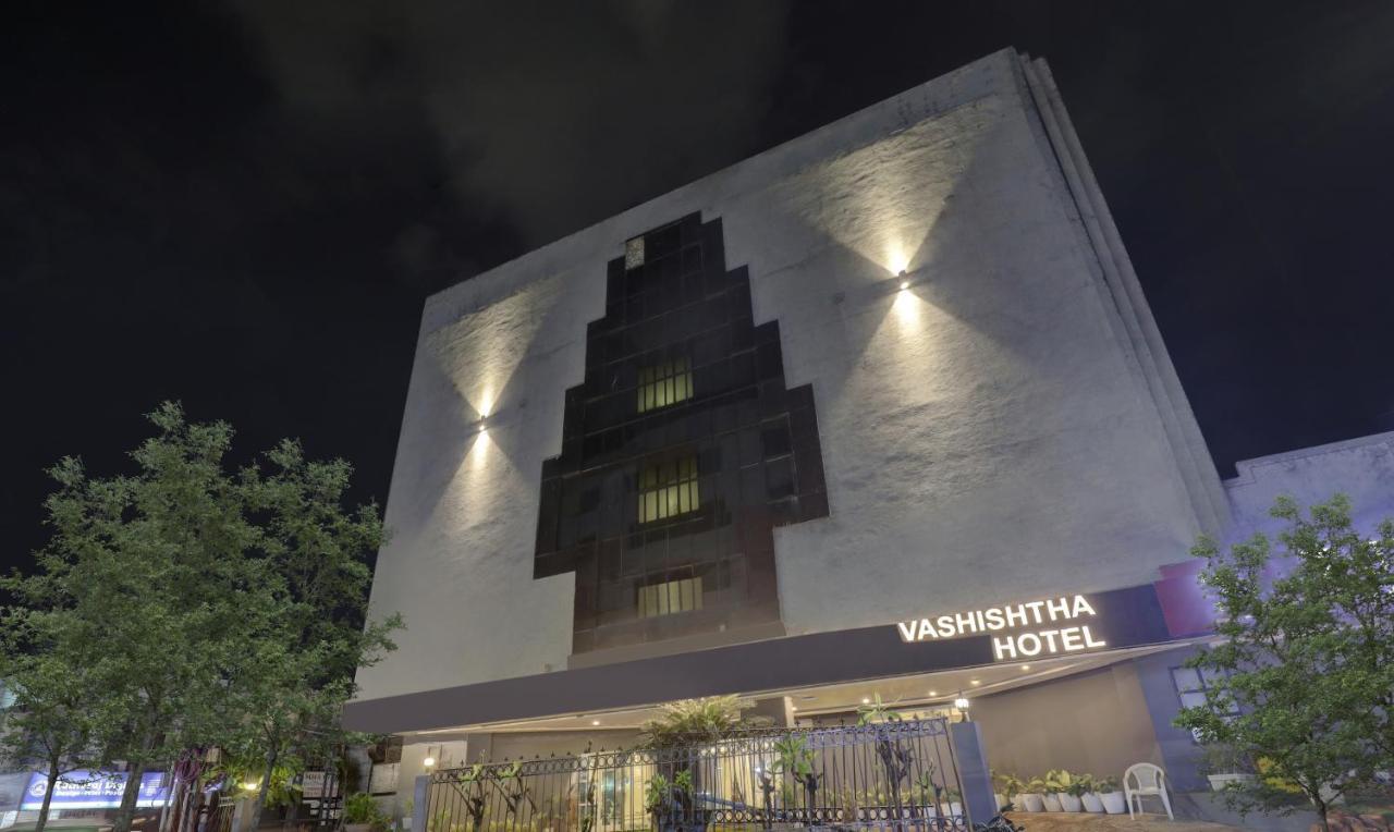 Itsy By Treebo - Vashistha Hotel Hyderabad Bagian luar foto