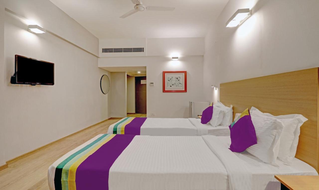 Itsy By Treebo - Vashistha Hotel Hyderabad Bagian luar foto