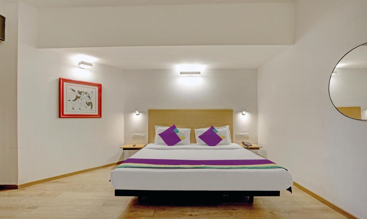 Itsy By Treebo - Vashistha Hotel Hyderabad Bagian luar foto