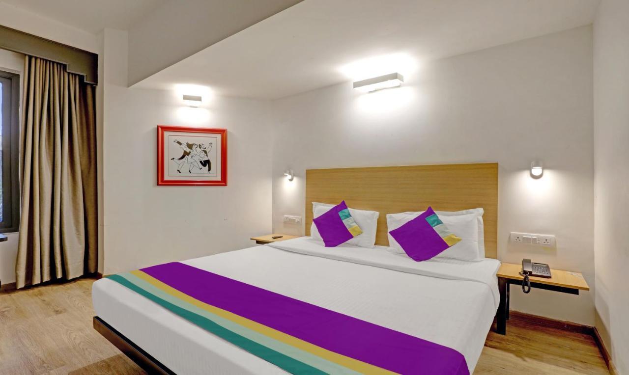Itsy By Treebo - Vashistha Hotel Hyderabad Bagian luar foto