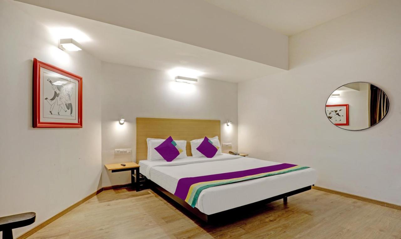 Itsy By Treebo - Vashistha Hotel Hyderabad Bagian luar foto